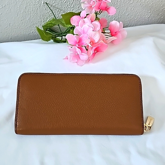 Michael Kors  Brown Zip Around Accordion Leather  Wallet - Picture 2 of 9